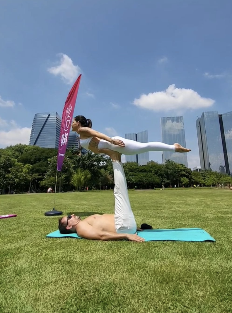 Acroyoga
